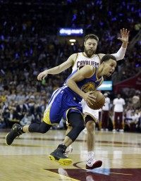 Matthew Dellavedova, Stephen Curry