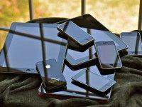 iPad iPhone Apple (Blake Patterson / Flickr / CC / Cropped)