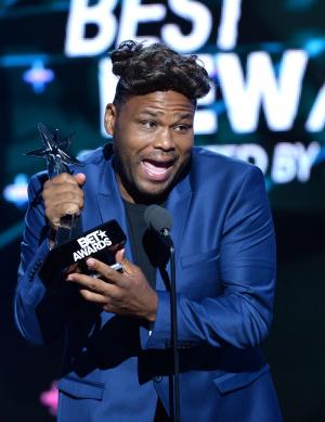 Anthony Anderson accepts Sam Smith's BET award, says artist didn't attend 'because he's white'