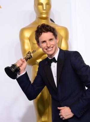 Eddie Redmayne confirmed to play Newt Scamander in 'Fantastic Beasts' film