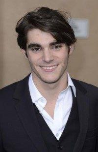 'Breaking Bad' actor RJ Mitte makes catwalk debut at Men's Fashion Week