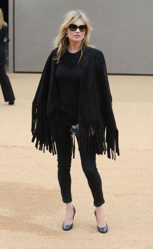 Kate Moss kicked off flight for being 'disruptive'