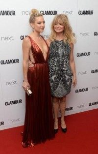 Kate Hudson, mom Goldie Hawn stun at Glamour Awards