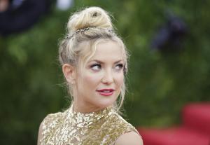 Kate Hudson stuns in new bikini photo