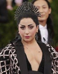Lady Gaga to have love triangle on 'American Horror Story'