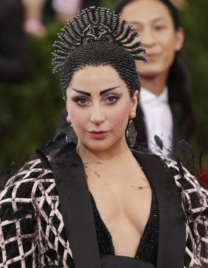 Lady Gaga to have love triangle on 'American Horror Story'