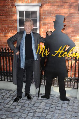 Ian McKellen, Patrick Stewart kiss at movie premiere