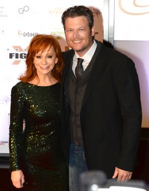 Blake Shelton helps stranded motorist on flooded Oklahoma road