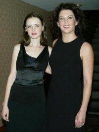 Alex Bledel and Lauren Graham enjoy 'Gilmore Girls' reunion