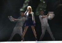 3 teens saved from wreck by Taylor Swift's concert bracelets