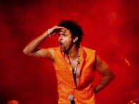 Grammy reggae star 'Shaggy' dances at hi