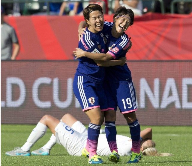 Azusa Iwashimizu,Saori Ariyoshi, Steph Houghton