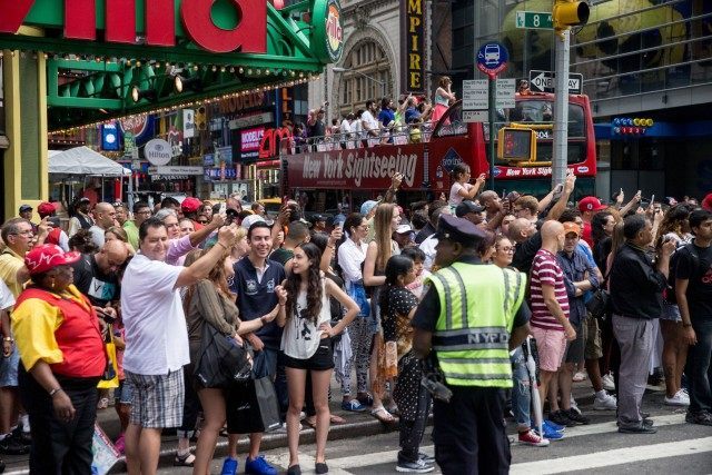 Barack Obama, Sasha Obama, Malia Obama, Maya Soetoro-Ng, Konrad Ng