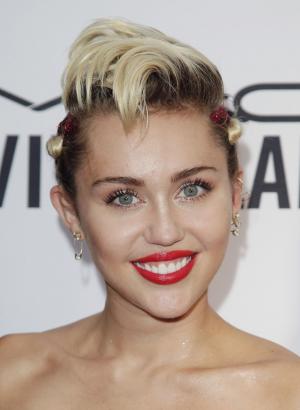 Miley Cyrus to host the MTV Video Music Awards show