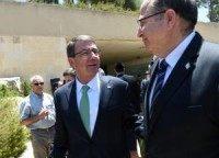 Carter visits Kurdish troops in Erbil, Iraq