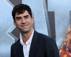 Hamish Linklater to star in TV Land pilot 'I Shudder'