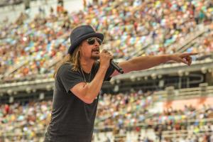 Kid Rock says 'Kiss my ass' to protesters over his use of the Confederate flag