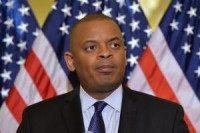 Five major U.S. airlines investigated for alleged price gouging in Amtrak crash aftermath