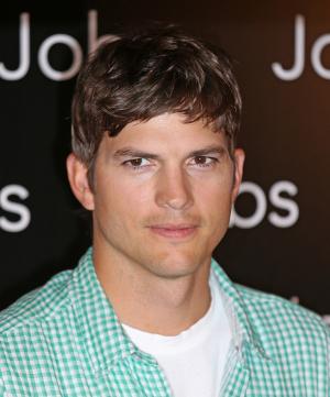 Ashton Kutcher and Mila Kunis reportedly wed in secret ceremony