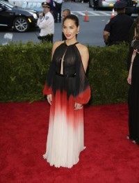 Olivia Munn credits hypnotist, Aaron Rodgers with fitness inspiration