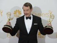 Watch Bryan Cranston mic drop after viral 'your mother' joke