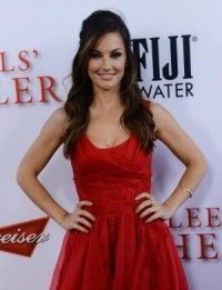 Minka Kelly dismisses Sean Penn dating rumors