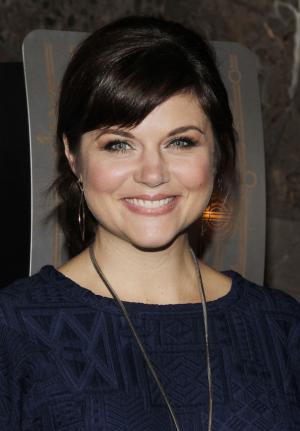 Tiffani Thiessen gives birth to son, shares first photo on Instagram