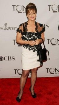 Patti LuPone snatches cell phone during show