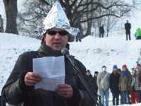 Tin foil hat (Raigo Pajula / AFP / Getty)