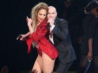 Jennifer Lopez, Pitbull