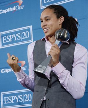 Glory Johnson reveals she's pregnant with twin girls