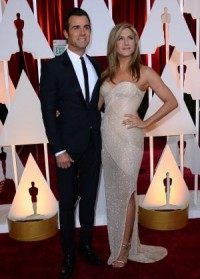 Jennifer Aniston, Justin Theroux marry in surprise ceremony