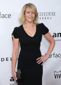 Chelsea Handler flashes underwear in new photo