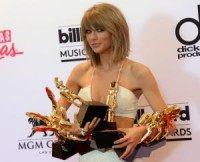 Taylor Swift teases 'Wildest Dreams' video starring Scott Eastwood