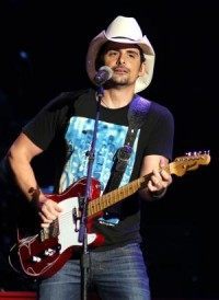Brad Paisley, Selena Gomez to mentor on 'The Voice'