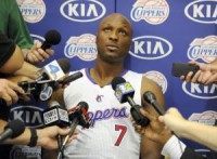 Lamar Odom confronts Khloe Kardashian outside star's gym