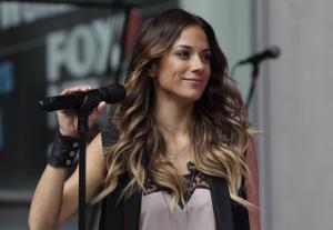 Jana Kramer, Mike Caussin expecting first child