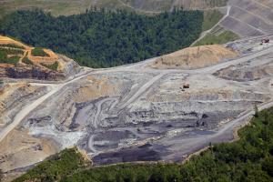 Oil prices move ever closer to yearly lows