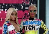 Amber Rose, Blac Chyna wear insult-covered outfits to MTV VMAs