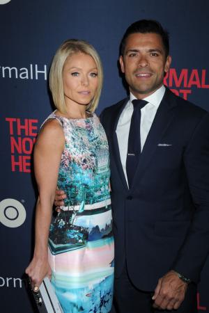 Kelly Ripa, Mark Consuelos reveal matching injuries