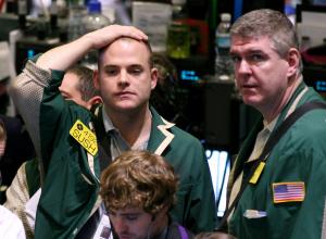 Economic jitters send oil prices lower