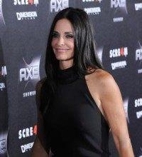Courteney Cox joins Jennifer Aniston on her honeymoon