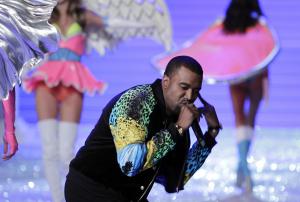 Kanye West to receive Video Vanguard Award at the MTV VMAs