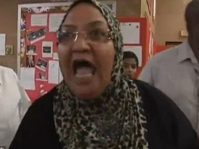 Angry Muslim woman protests in New Jersey at school board meeting
