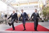 Andy Samberg, Don Mischer, Bruce Rosenblum