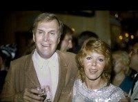 Judy Carne, Alan Sues