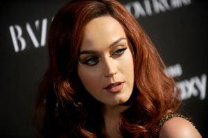 Katy Perry changes hairstyle twice in one night