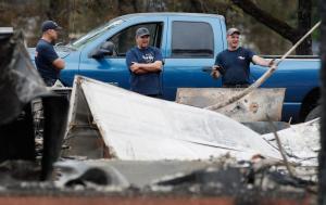 Northern California wildfires destroy hundreds of homes