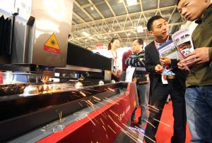 Chinese optimism gives oil prices minor support