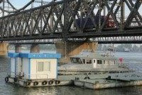 Truck accident on sinking North Korea bridge suspends traffic